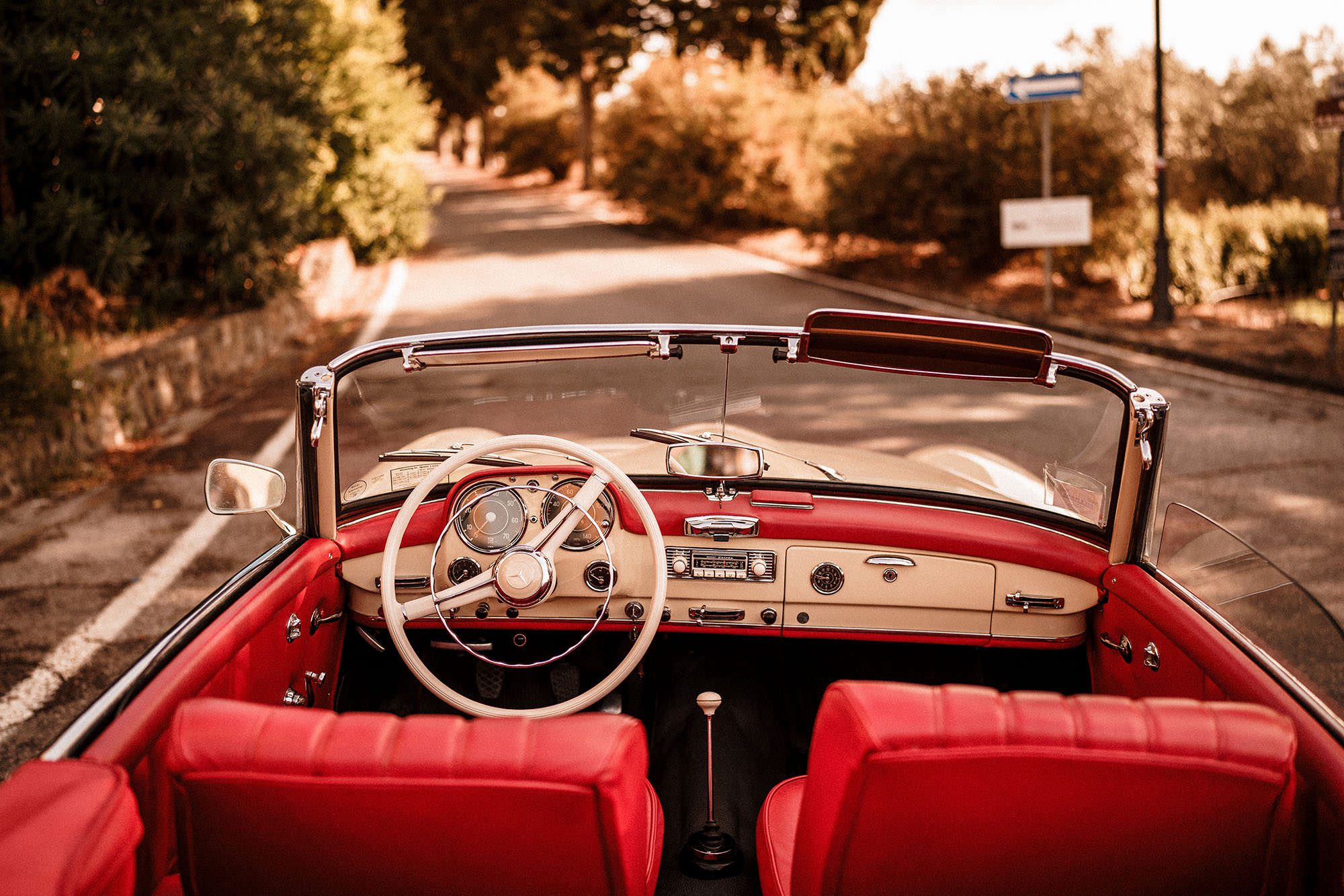 wedding car in the tuscan countryside for photoshoot